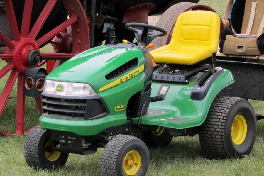 John Deere Garden Tractor History: 60+ Years of Innovation 6 John Deere Model LA120 garden tractor