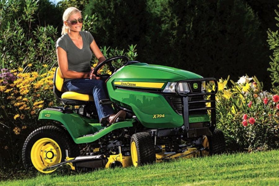 John Deere Garden Tractor History: 60+ Years of Innovation 8 John Deere X394 garden tractor