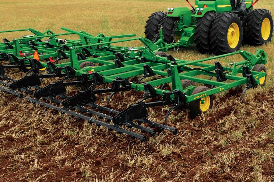 John Deere Steel Plow History: How Has It Changed Over Time? 4 Modern plow of Deere & Company