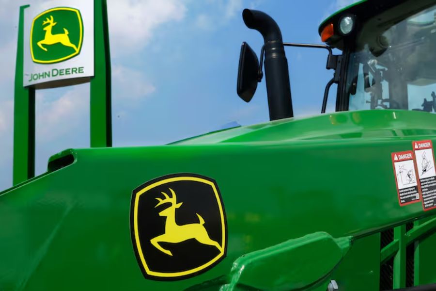 Green & yellow color combination trademark of John Deere