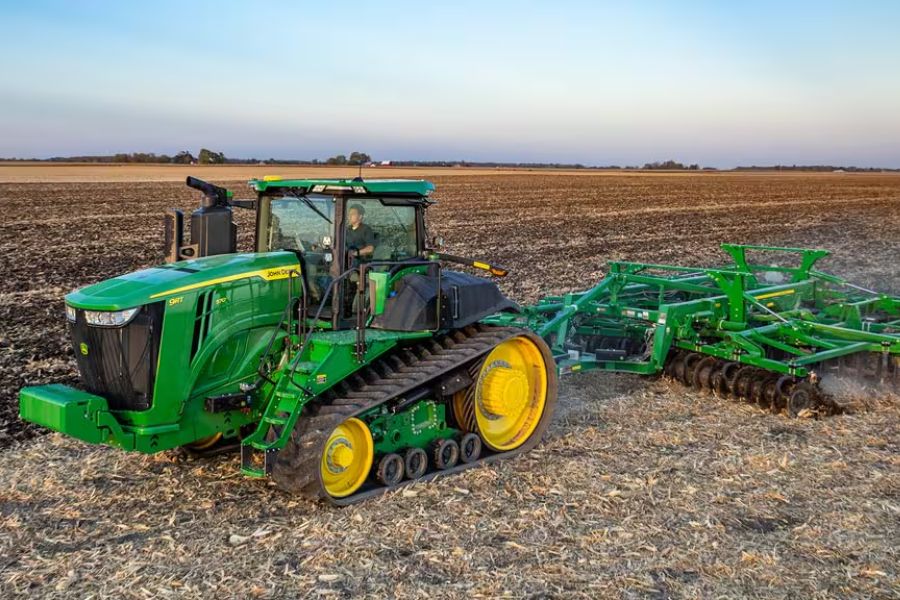 Top 22 John Deere Models of Tractor That Made History 2 John Deere 9RT Series